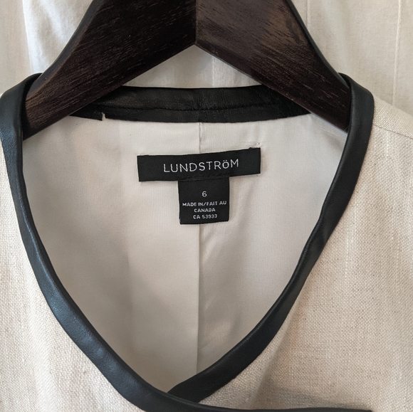 Blazer - Picture 2 of 5